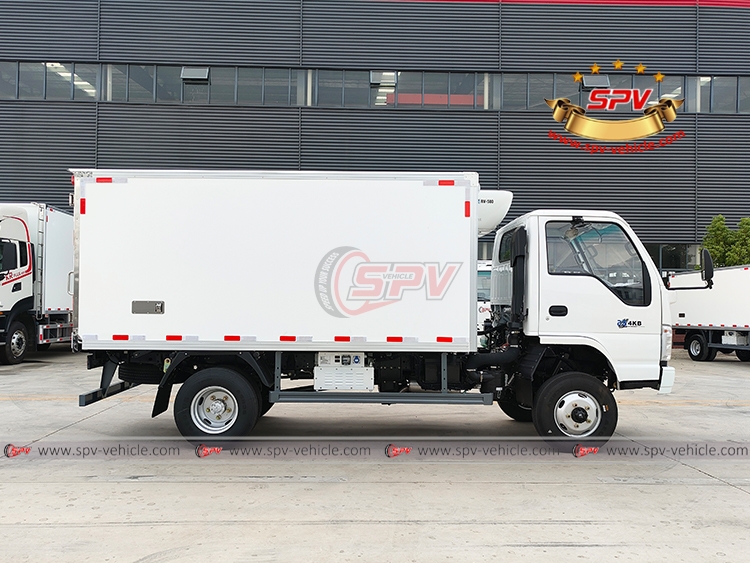 4 Tons Temperature Control Truck ISUZU - Right Side View